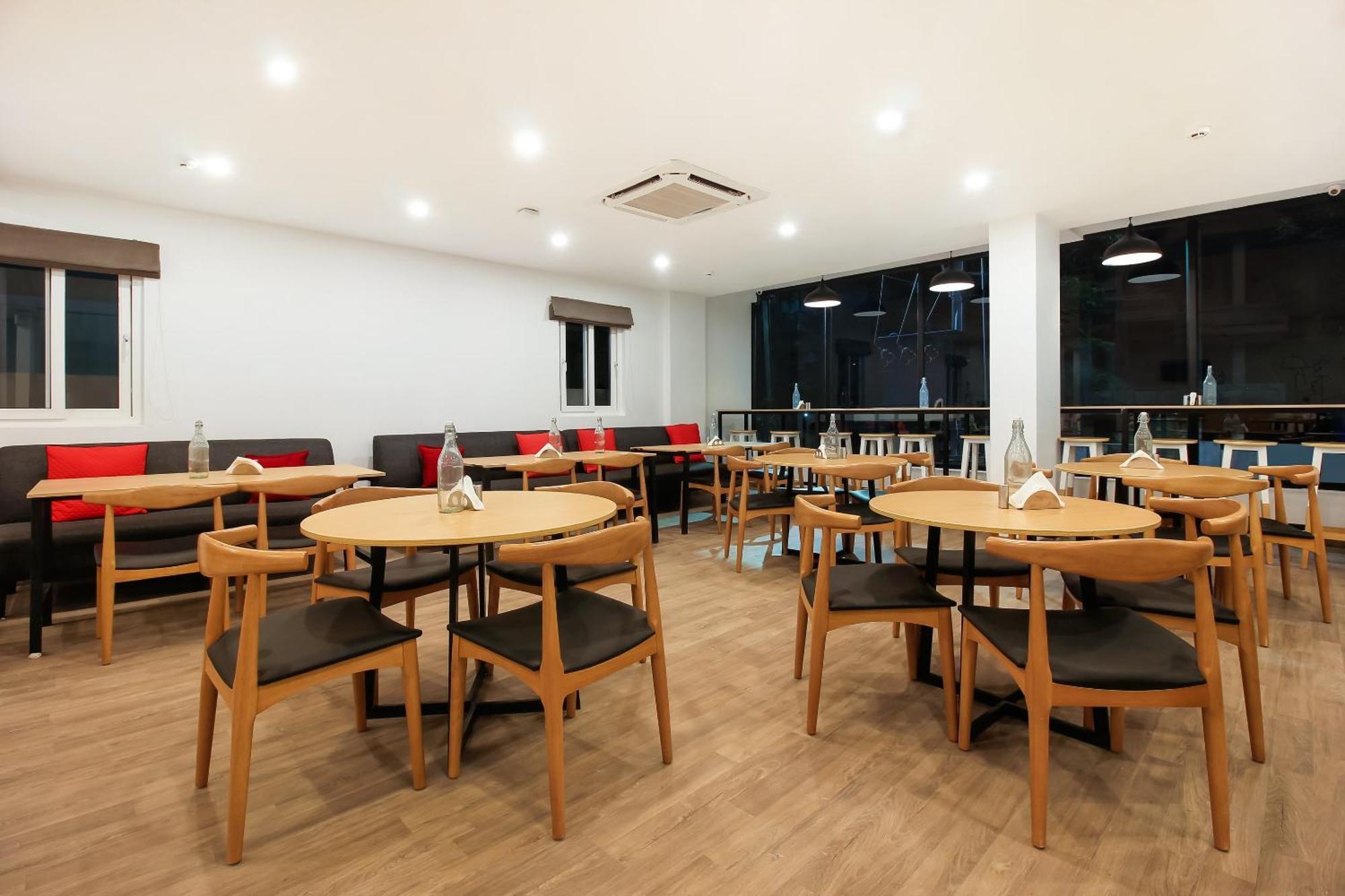 Super Townhouse The Cinco Hotel Near Esi Hospital Hyderabad Esterno foto