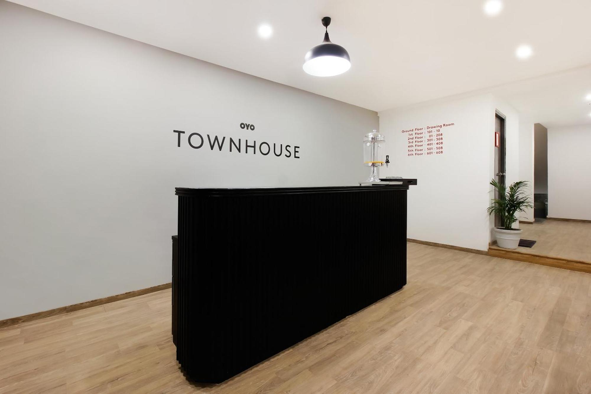 Super Townhouse The Cinco Hotel Near Esi Hospital Hyderabad Esterno foto