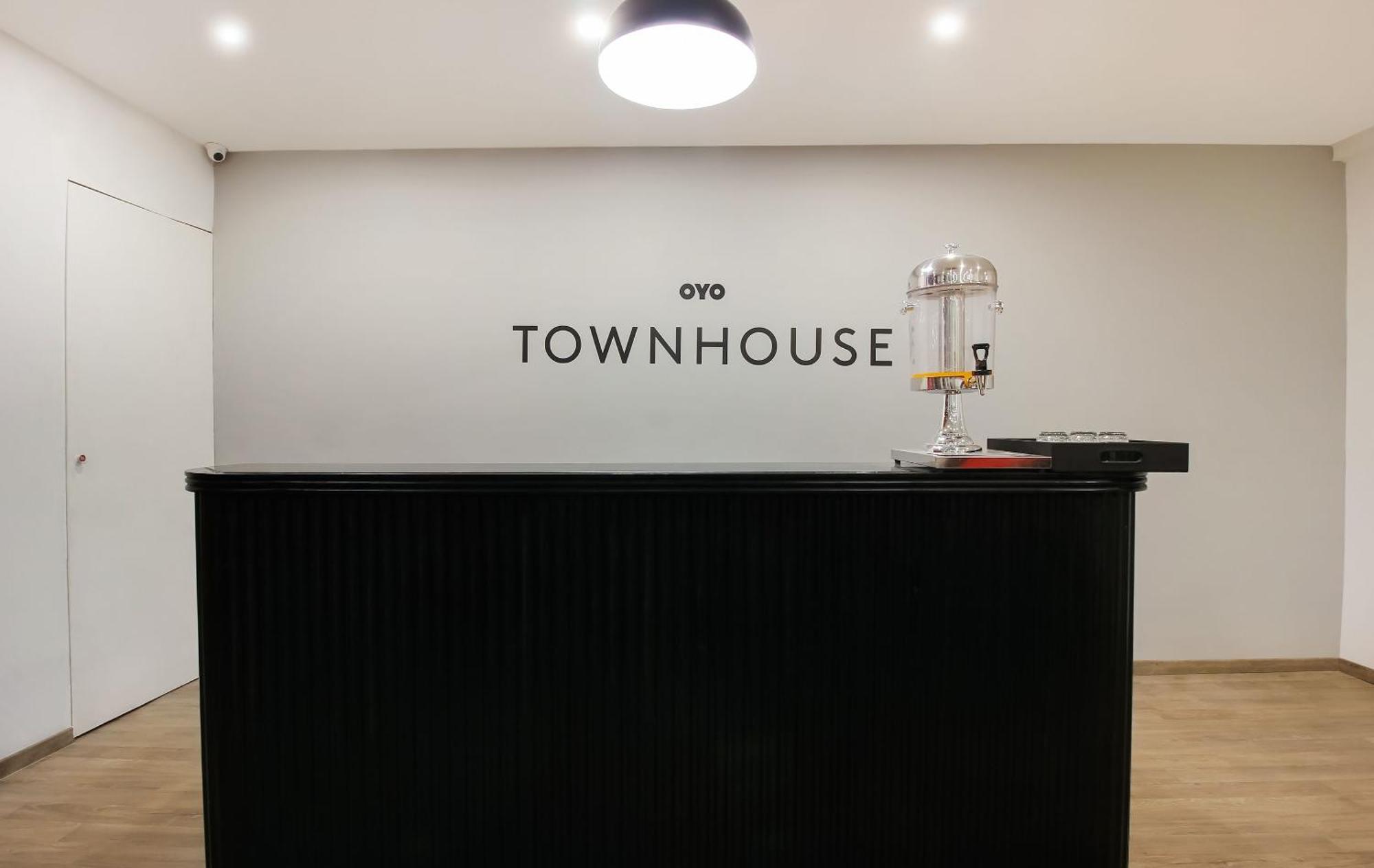 Super Townhouse The Cinco Hotel Near Esi Hospital Hyderabad Esterno foto