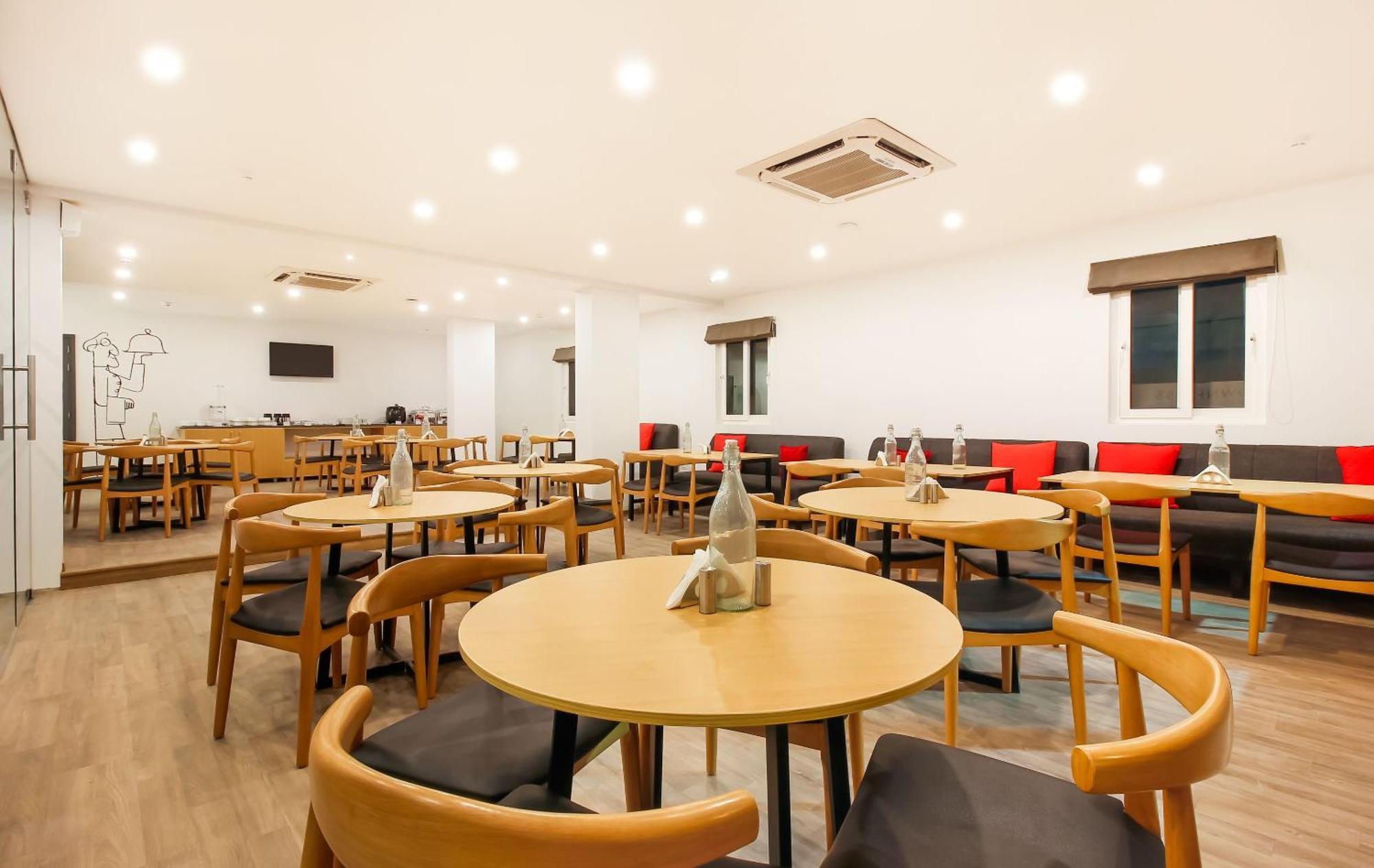 Super Townhouse The Cinco Hotel Near Esi Hospital Hyderabad Esterno foto