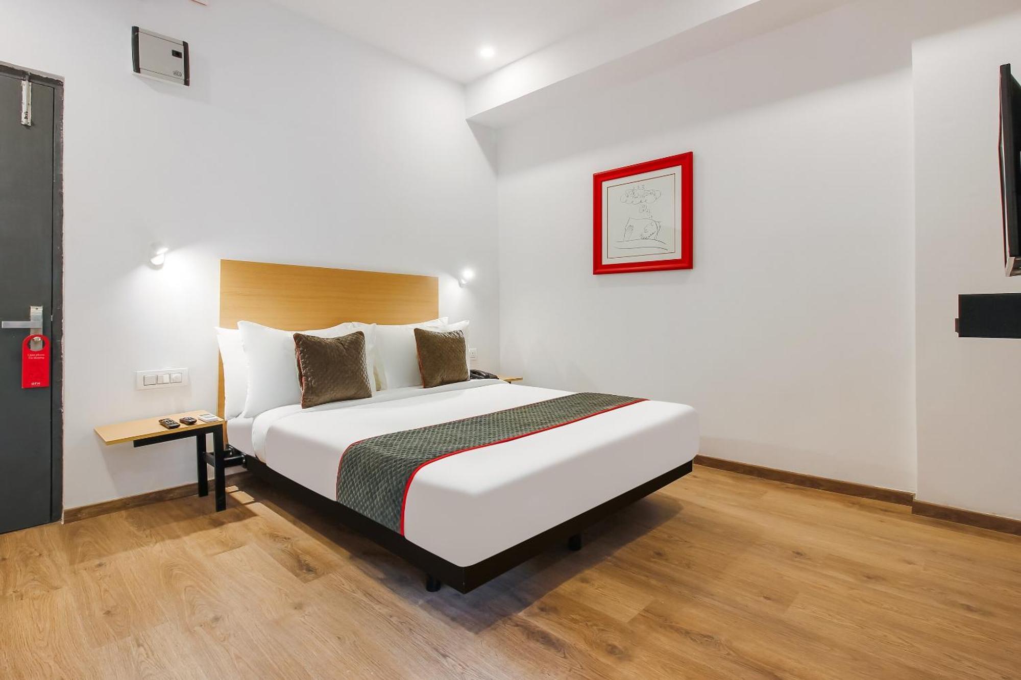 Super Townhouse The Cinco Hotel Near Esi Hospital Hyderabad Esterno foto