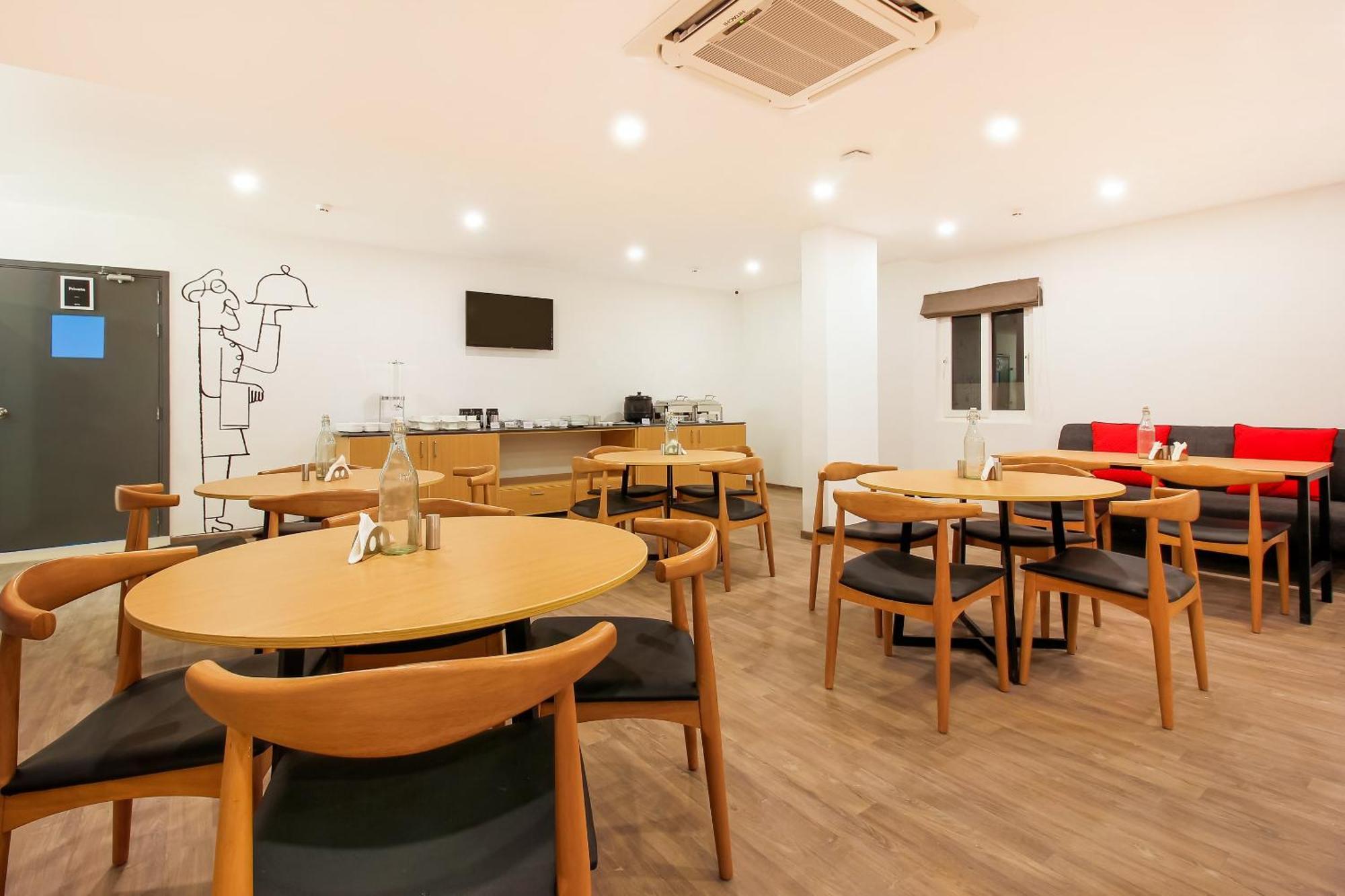 Super Townhouse The Cinco Hotel Near Esi Hospital Hyderabad Esterno foto