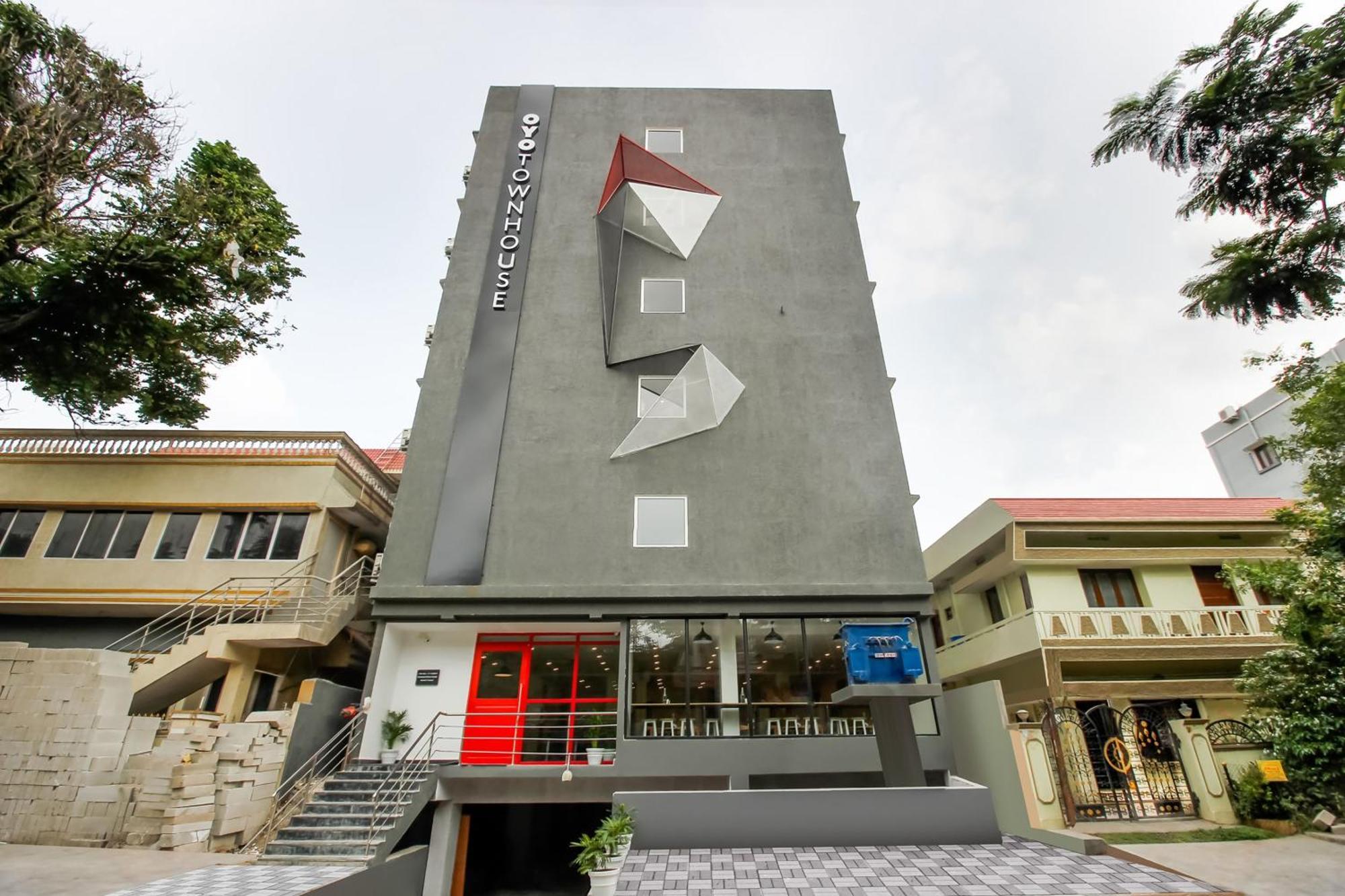 Super Townhouse The Cinco Hotel Near Esi Hospital Hyderabad Esterno foto