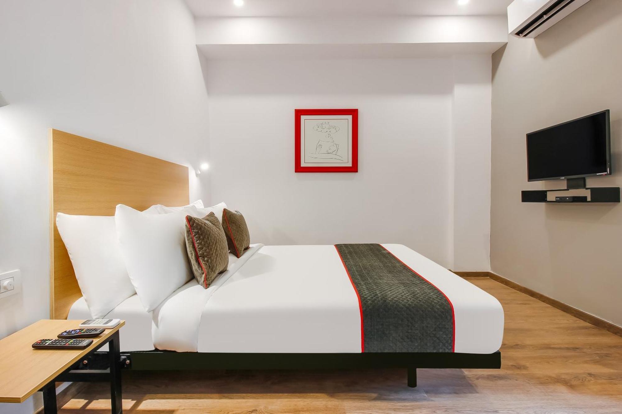 Super Townhouse The Cinco Hotel Near Esi Hospital Hyderabad Esterno foto