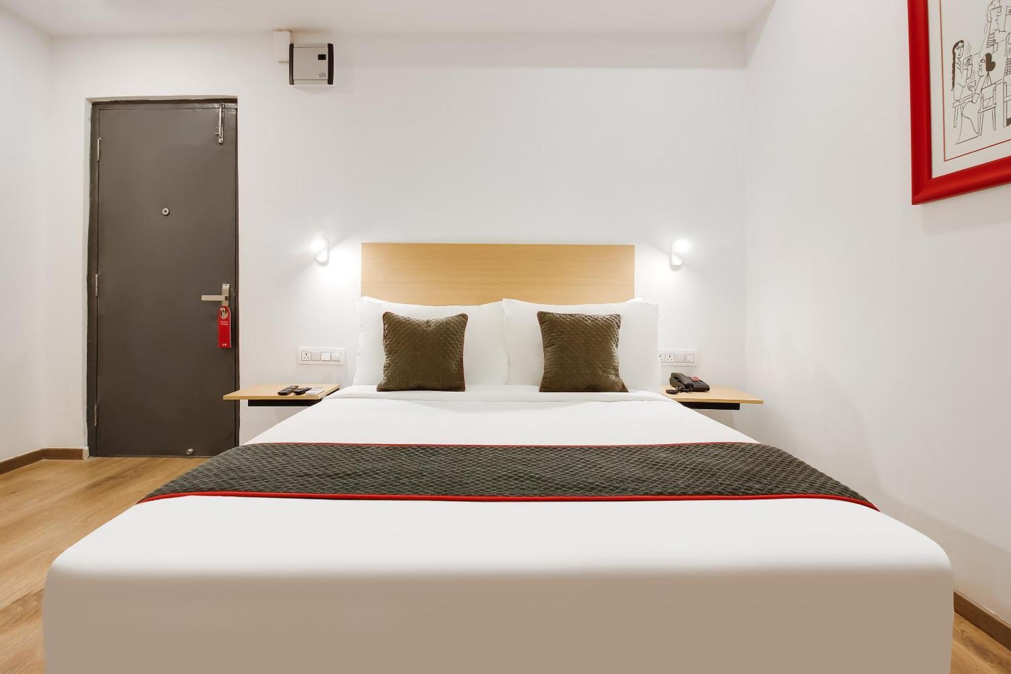 Super Townhouse The Cinco Hotel Near Esi Hospital Hyderabad Esterno foto