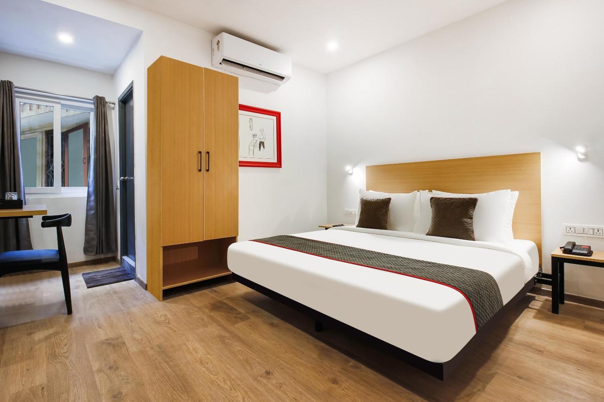 Super Townhouse The Cinco Hotel Near Esi Hospital Hyderabad Esterno foto